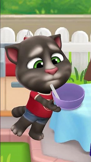 pancake flip? more like a pancake FLOP! 🥞 #TalkingTom #pancakes