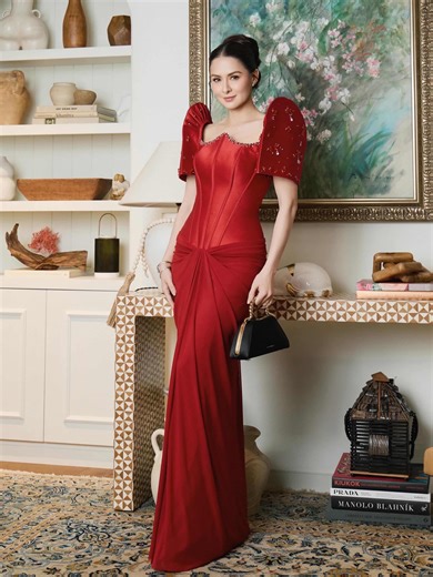 Steph Tan | An architecturally sculpted bodice meets hand-beaded Filipiniana sleeves, finished with crimson red drapery. Grand Slam Best Actress... | Instagram