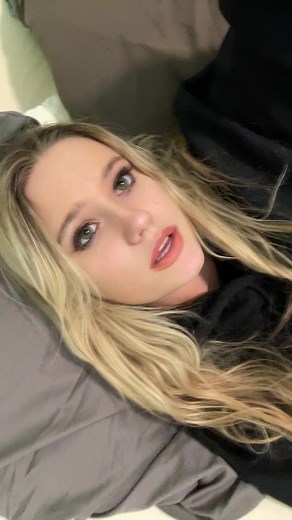 Exploring Lip Color Choices for a Relaxed Look