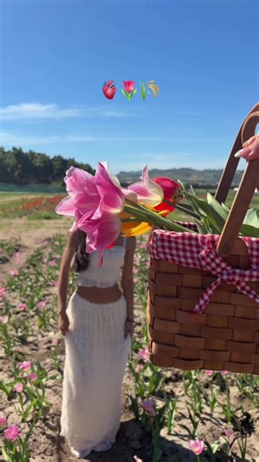 my soul sister 👯‍♀️@yaz #bestie #tulipfarm #spring #outfitinspo | tulip farm