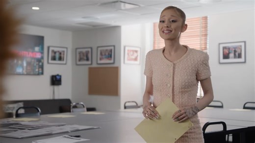 Saturday Night Live: Ariana Grande, SNL Team Check In From Read-Thru