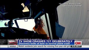 Watch passenger plane crash in desert