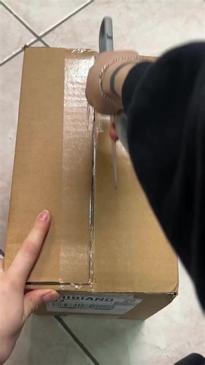 Pokémon Mini Tin da Collezione Megaevoluzione (Ascesa Eroica)! 🔥 Get yours now on 🌐 www.sccards.it Limited quantity available 👀 #pokemon #pokemontcg #minitin #preorder