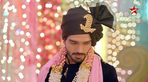 2.7M views · 108K reactions | Piya pahunch gayi Ansh ko buraai se door le jaane ke liye! Kya Piya Ansh aur Dilruba ki #shaadi tod paayegi? Jaanne ke liye #dekhiye Nazar! #Nazar #Nazarshow #Monalisa #Ansh #Piya #starplusshow #Indiandrama #serialB #TRP #drama #indian #starplus #starplusshow #TRP #star #plus #trending #trendingnow #trendingnews #show #showtime #pyaar #love #lovelife #romance #family #videos | StarPlus | Facebook