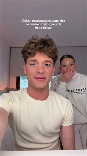 quien tenga la cara más simétrica se lleva este paquete de maquillaje quien ganará? ￼#hermanos
