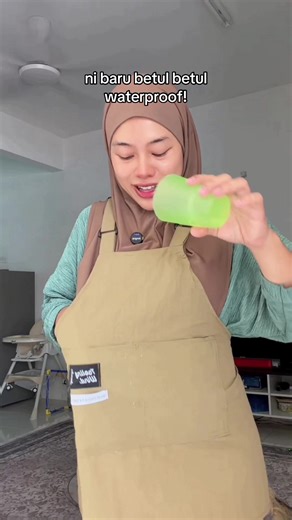 Top Waterproof Aprons for Cooking