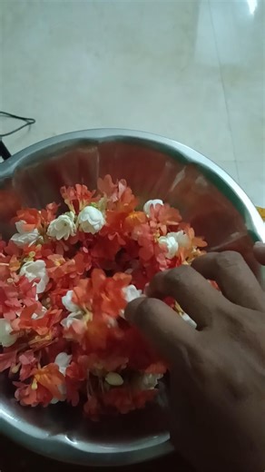 Who should women not give flowers to? #viral #flowers #shorts #utube#