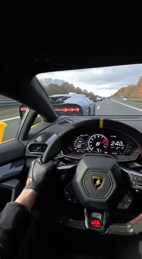 Lamborghini Huracan vs Bugatti Chiron
