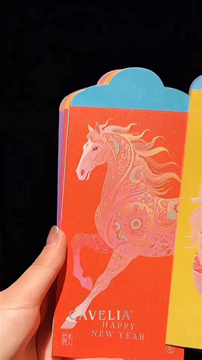 Carry Your Blessings in Style! 🧧✨ Our Limited Edition CAVELIA LUCKY Horse Year Red Packets have finally arrived, and they are absolutely breathtaking! 🐎 Inspired by elegance and vibrant new beginnings, these aren't just red packets—they are a piece of art. With a premium matte finish and intricate gold foiling, they are the perfect way to share luck with your loved ones. ✨ How to get them? For EVERY item purchase during our CNY Sale! 🔥 Mix & Match our Bloom Series: 1 Item ➡️ 6% OFF Red Packet