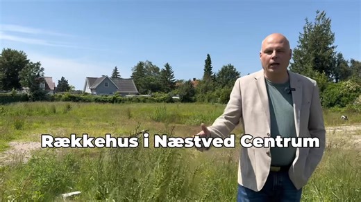 🏡 8 NYE RÆKKEHUSE MIDT I NÆSTVED 🏡 Inden længe sker der noget spændende på Nellikevej i Næstved! Her tages første spadestik til opførelsen af 8 nye rækkehuse 🤩🤩 Skal du nå at sikre dig en af boligerne? Eller vil du blot høre mere? Så kontakt Thomas på 📞55786600 eller 📩thp@edc.dk | EDC Poul Erik Bech Næstved