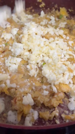 Sabemos que te encanta😍 por eso ESTÁ EN PROMO🔥😍 Nuestro Tigrillo Manaba Aloha a $4,99 este jueves‼️ Contiene masa de verde con queso, cheddar, huevo, tocino, fritada, salsa de queso y queso rallado😮‍💨😻 que mas podrías pedir!! Para *servir, llevar y domicilio al 0979596226📲💣 Coméntanos donde nos visitas!! 👇🏼 | Aloha Café