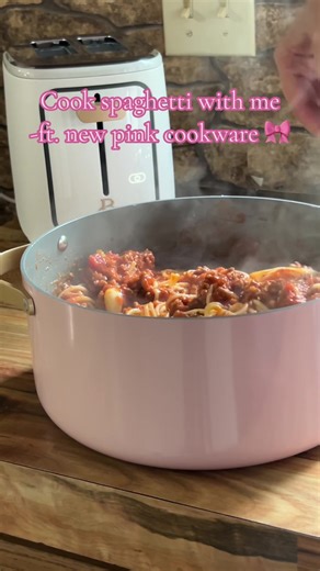 Pink pots and pans make cooking easier. 💞🎀🥹 @Drew Barrymore @Walmart #cookdinnerwithme #cookingtiktok #dinnerideas #smallcontentcreator #smallcreator #drewbarrymoreappliances #cookwearset #drewbarrymore #fyp #viral #wifey #stayathomewife #homemakertiktok #realisticlifestyle