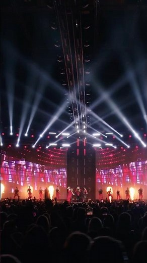 Girls Aloud - Heat it up 🔥 Something Kinda Ooooh live at The O2 #girlsaloud #shorts