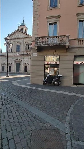 Classic Italian Streets: A Walk in Saronno 🇮🇹🏛️ #italy #travel #nature