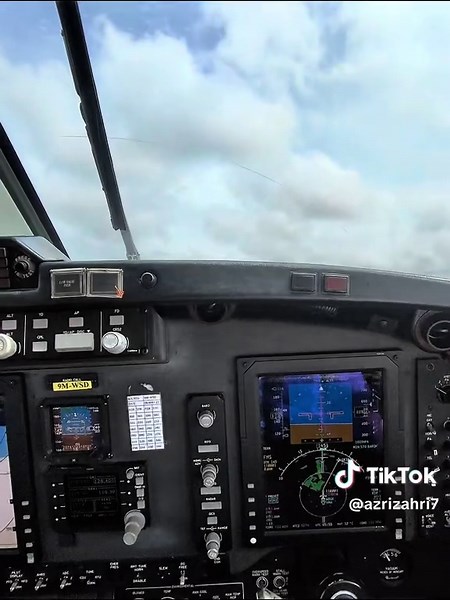 Exploring the New Meta Glass Features and Design