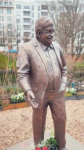 46K views · 3.9K reactions | Danke @political_beauty für die Hammer Aktion Bitter, dass die CDU so wenig Widerstand gegen das Milieu leistet, aus dem der Mörder von Lübcke stammt… | Kein Bock Auf Nazis | Facebook