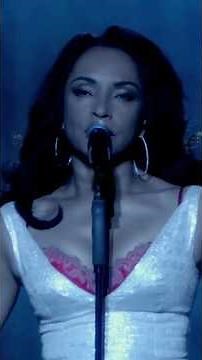 Sade sings her emotional song The Moon and The Sky in 2011 pt1