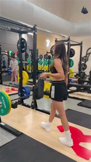 STOP putting your towel on the gym floor! 🤢🧼 #gymhacks #ryvo #ryvowellness