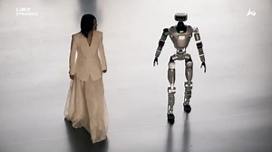 Night at the Sanxingdui Museum Oli Takes Technology Into the Ancient World