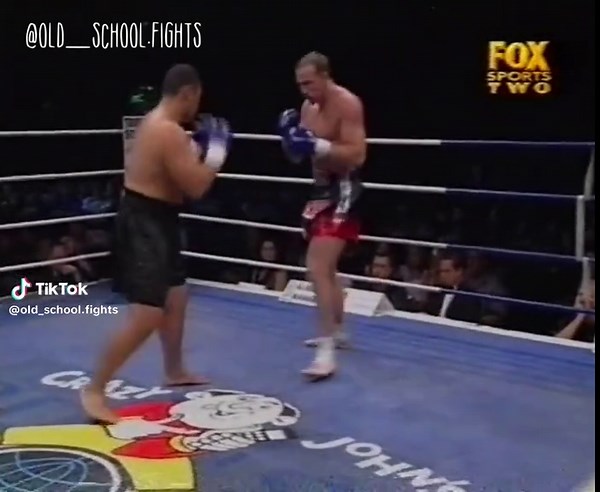 Mark Hunt vs Andrew Peck Highlights from K-1 World GP 2001