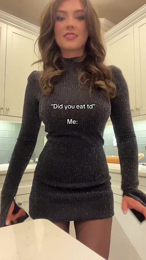 Lindsey's Hilarious Background Moment