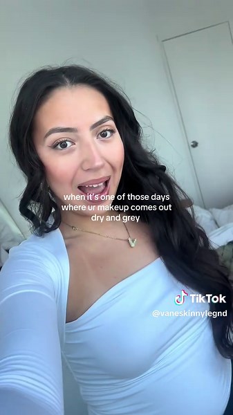 Fixing Dry and Grey Makeup - Makeup Routine for Glowy Glass Skin