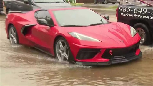 Car stalls on Gause Boulevard in floodwaters