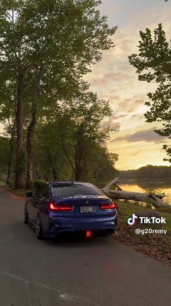 Explore the BMW G20 M340i Performance and Features