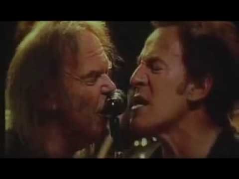 Bruce Springsteen w/ Neil Young Keep On Rockin' In The Free World (Live VFC 2004 10 05)