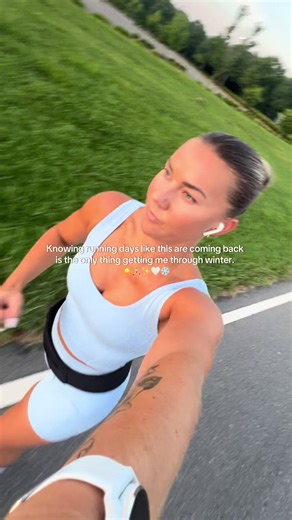 Who else is daydreaming of runs like this? ☀️ Get yours DREAM set to get prepped for the summer months! It will be here before we know it! Athlete: @karleighjg