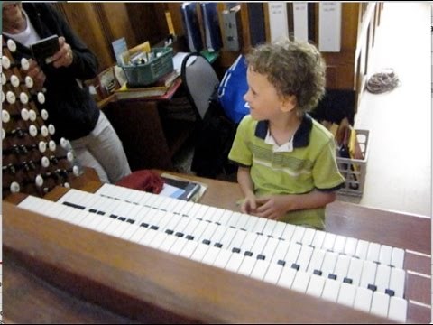 J.S. Bach Toccata and Fugue in D Minor (BWV 565) Pipe Organ