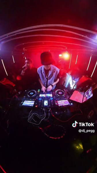 Let’s go 🫡💯 #fyp #takitaki #livedj #djlive #liveperformance #clubdj #shapeofyou #djpegg #syamspin #djcitythailand #beatsource #beatsourcelink