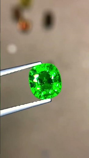 Beautiful Top Quality Natural Tsavorite Garnet | 2.16 Carat | Untreated Gemstone from Tanzania