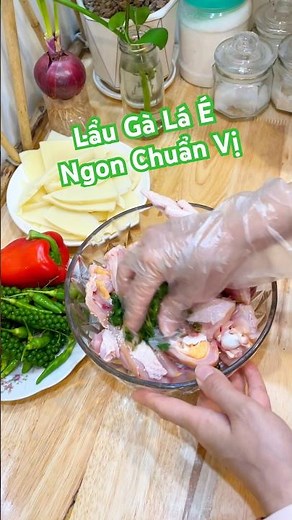 Lẩu gà lá é ngon chuẩn vị . Đây là cách nấu của nhà hàng