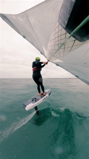 Wing foil foot switch and gybe 🤘