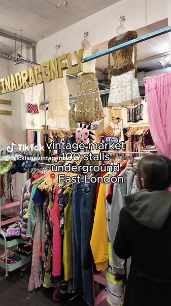 Dive into vintage heaven 🖤 Brick Lane Vintage Market: 100 stalls, underground, indoor treasure hunting every single day of the week 🛍️ Open 7 days a week!! Come dig for your next obsession! #fashion #fashion