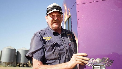 Paul 'Sludge' Andrews on Outback Truckers