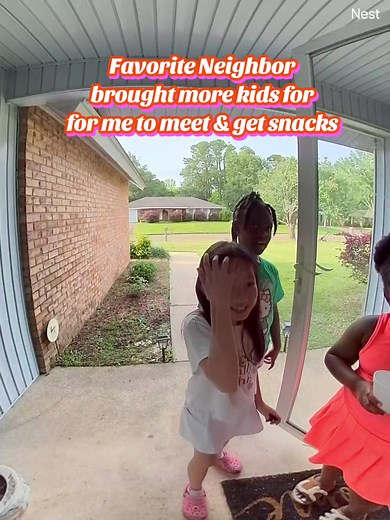 Favorite Neighbor brought more kids to meet me 🤣 this girl is such a character 🩷 #FavoriteNeighbor #Neighbor #DoorbellCamera #Doorbell