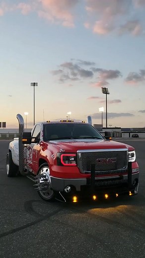 ‏#gmcsierra #duallytrucks #pickuptruck #madmax6070