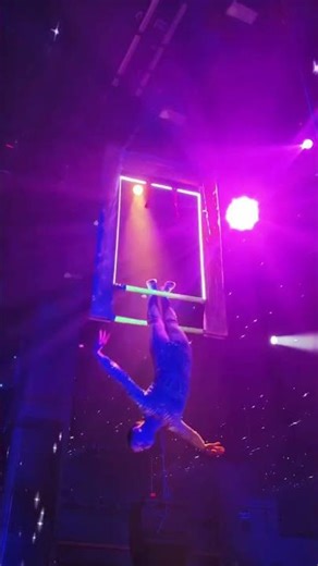 Excellent acrobats perform wonderful shows on a dreamlike stage🥳