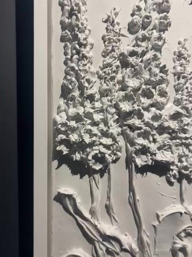 Scarlett Raven: Art Embracing Mental Health Awareness
