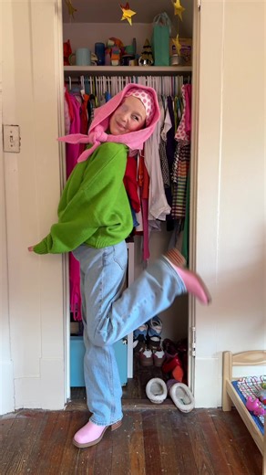 Get Dressed With Mel! First Day of Classes Outfit!! One of my favorite outfits I have worn! I felt the most me and beautiful💞 and despite the changes to my schedule because of my cancer, classes went good!! I’m so grateful and excited to share with you💞