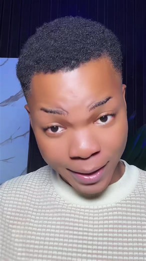 How to Easily Put on Contact Lenses