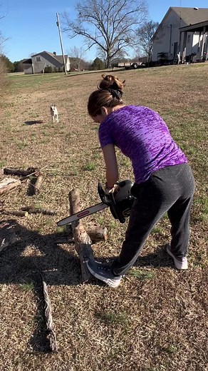 Learning how to use a chainsaw! First time for everything😬💪🏼 #fyp #womenpower #alabama #learningandgrowingeveryday