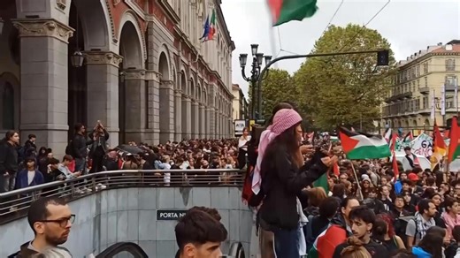 Thousands of Italians in street to protest for Gaza during nationwide strike