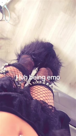 🐾 (@xvlsxii)’s videos with live forever - Lil Peep