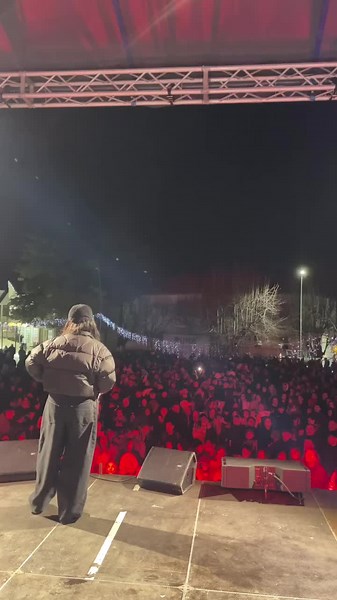 @fifi.official.fr faleminderit që ishe në skenën @puka_nfest Atmosfere fantastike me të gjithë pjesmarrësit në Festivalin e Parë Dimërorë “Puka N’Fest” Ky festival është një organizim i @tirana_ekspres dhe në e falenderojmë përzemërsisht patrioten tonë @ermiranda_ndoj si drejturse e organizatës dhe iniciatore kryesorë për realizimin e këtij Festivali. 📸 @vullnet_kuci