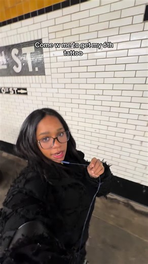 Getting new tats gives me so much joy @Charli Angelina tysm 🫶🏾 guys she did so good and sooo quick! #tattoos #tat