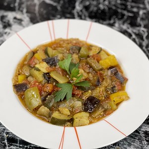 Une bonne RATATOUILLE à l'ancienne avec des légumes de saison 🍆🍅 | Deli Cuisine