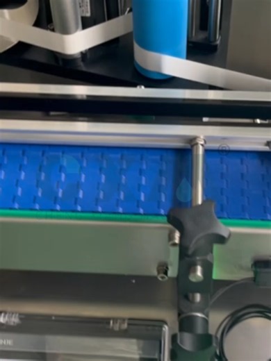 Compact automatic vial labeling solution 🔥 Designed for stable and precise labeling of small bottles and vial products. ✔ Accurate label positioning ✔ Stable automatic operation ✔ Compact tabletop design ✔ Suitable for small batch production Looking for labeling solution? Send us a message today. #labelingmachine #viallabeling #packagingmachine #automation #smallbottle
